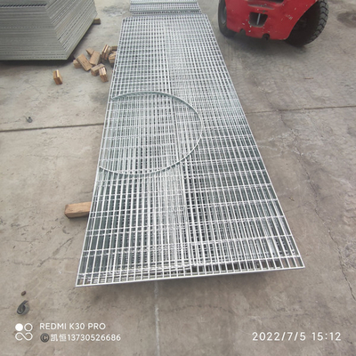 ওয়াকওয়ে 12 &quot;X 24&quot; X 1.5&quot; ফ্যাক্টরি কাস্টমাইজডের জন্য হট ডিপ গ্যালভানাইজড স্টিল গ্রেটিং