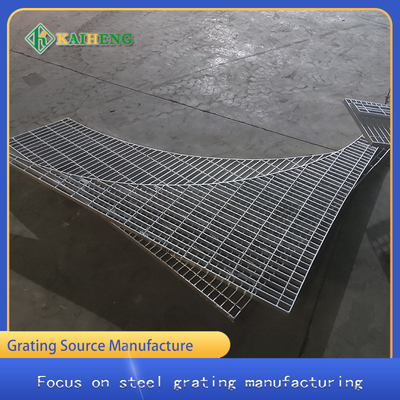 ওয়াকওয়ে 12 &quot;X 24&quot; X 1.5&quot; ফ্যাক্টরি কাস্টমাইজডের জন্য হট ডিপ গ্যালভানাইজড স্টিল গ্রেটিং